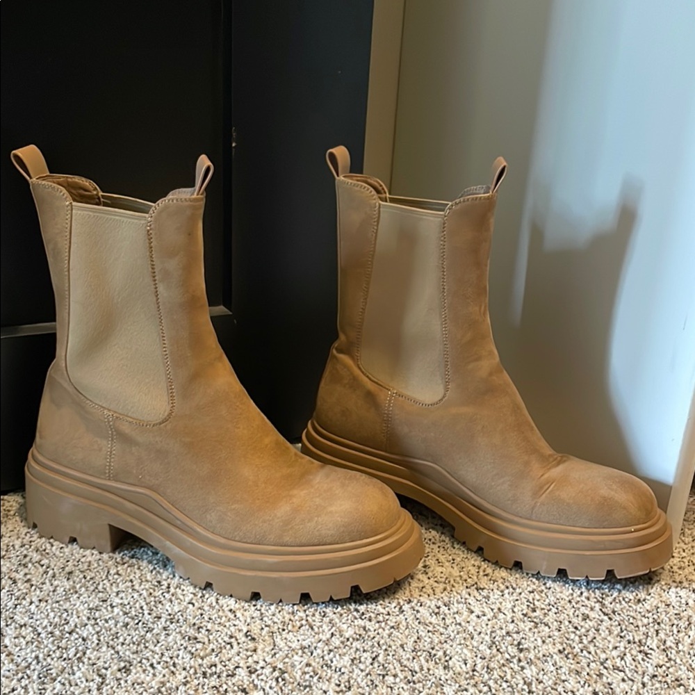 Tan lug boots